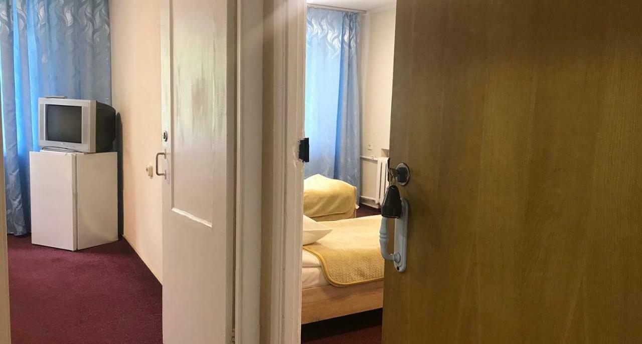 Kozatsky On Antonova Hotell Kiev Eksteriør bilde